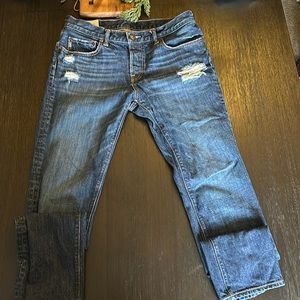 Abercrombie & Fitch mens distressed jeans. Dark wash size 33X32